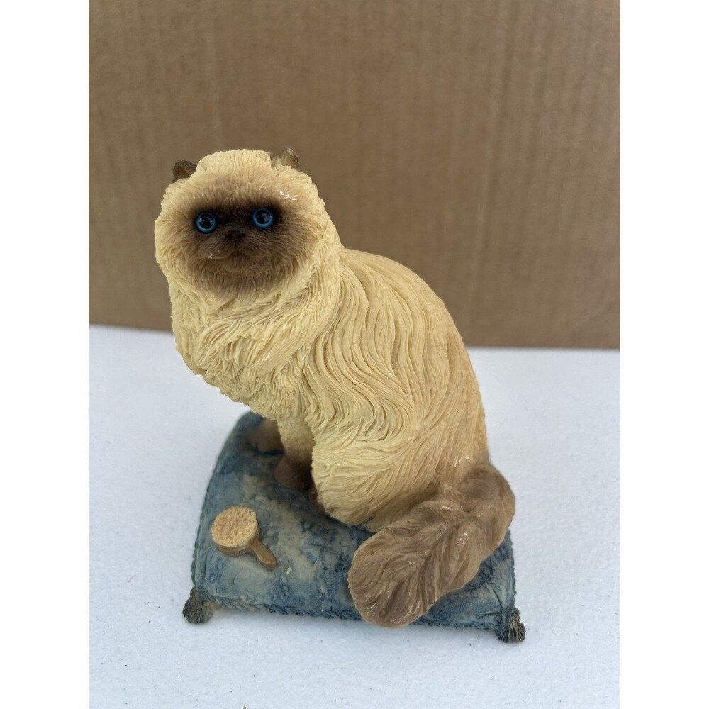 Stone Critters Sitting Pretty Persian Cat SC-1047 Blue Eyes